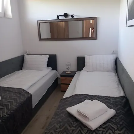 Pod Skrzydlami *