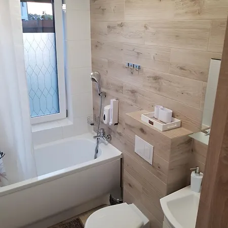 Pod Skrzydlami Apartman *